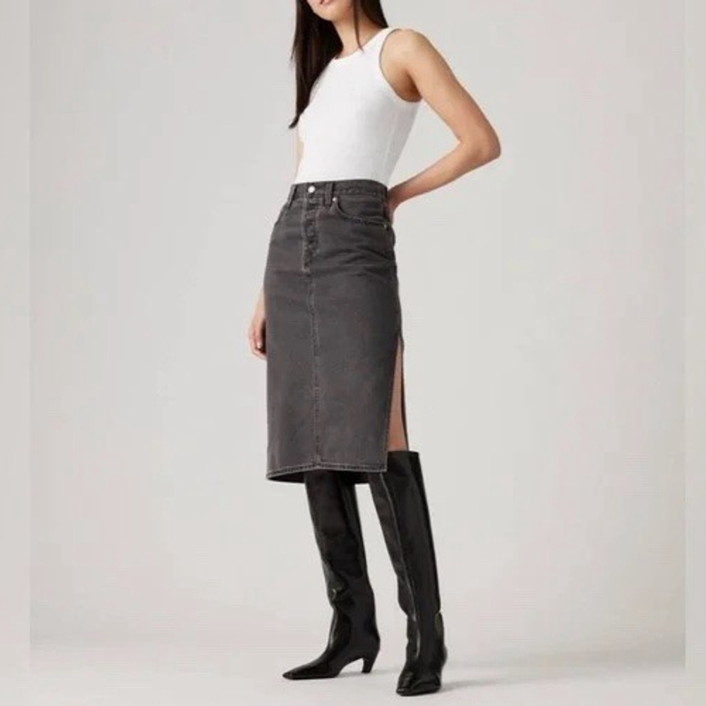Levis Midi Denim Skirt faded black wash sz 30 90s classic streetwear casual chic
